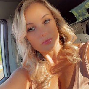 Meet your Posher, Stacy